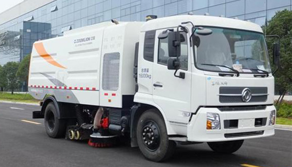 湖北程力掃路車頻繁需要修理,記得關懷一下你的愛車