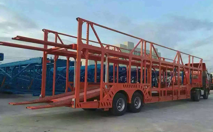 湖北程力一體化多功能隨車吊及新規(guī)轎運車盛大上市